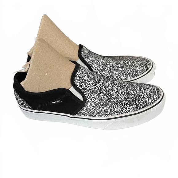 Women’s Vans Slip-On Shoes, Black & White Pattern, Size 11 - Picture 5 of 6